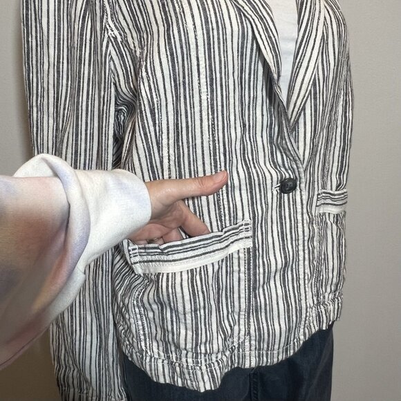 Maurices Women’s Linen Blend Blazer Striped Medium Size Pockets Button - Picture 4 of 9